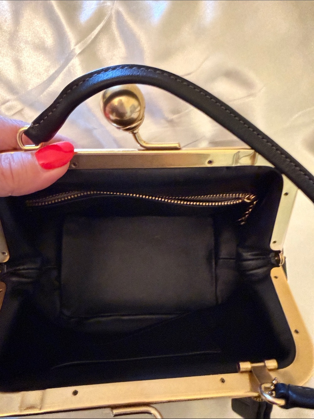 🖤🤎Coach Pre Owned Black Leather Kiss-Lock 16 Frame Shoulder Bag Gold Hardware - Picture 8 of 11